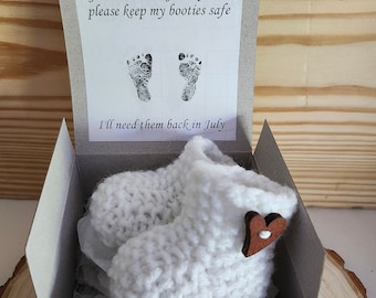 Pregnancy announcement grandparents booties, parents baby announcement box, grandparents pregnancy reveal bootie box, pregnancy booty box