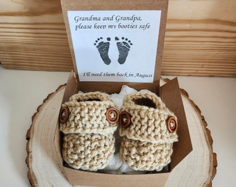 Spring Pregnancy reveal, Baby Booties reveal box, Grandparent Pregnancy announcement, Baby shower gift box, Free heart with each order!