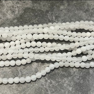 Cuentas redondas de jade blanco esmerilado de 6 mm