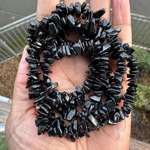 Black Tourmaline Chip Beads, 5–8mm – Gemstone Beads for Jewellery Making, Healing Crystals, Craft Supplies, 32" Strand