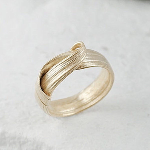Rowan Gold Ring - Jugendstil Ring. Wunderschön und elegant. Der perfekte Ring für Sie!