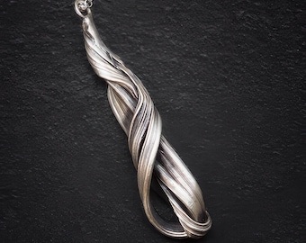 Elven Tear Silver Necklace – Art Nouveau Boho Pendant
