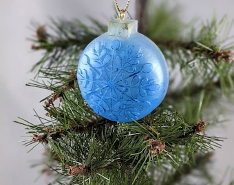 Resin Bauble Ornaments | resin ornaments | Christmas ornaments | holiday ornaments | Christmas baubles | ball ornaments