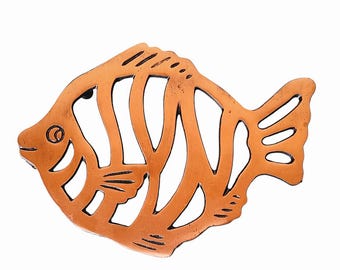 Dessous de Plat en Fonte Motif Poisson, 7.5x6 Dessous de Plat en Fonte Motif Poisson, 7.5x6