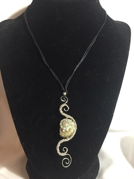 2 Wire wrapped pendants blueish tone FM50