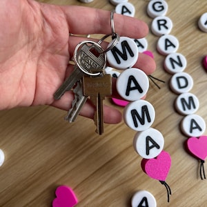Llavero de cuentas de letras de dos caras extragrandes con nombre personalizado, blanco con letras negras, llaveros, elige tu palabra, regalo personalizado, impresión 3D