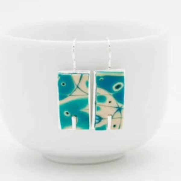 Mokume gane earrings made in polymer clay, hipoallergenic jewelry, expressionist style in beautiful colors black, gray, blue and turquoise