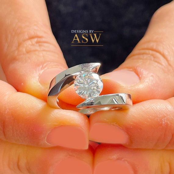 14k Solid and Heavy White Gold Round Cut Simulated Diamond