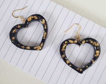 Boucles d’oreilles pendentif coeur creux, boucles d’oreilles coeur noir et or, boucles d’oreilles en forme de coeur mignon, boucles d’oreilles de tous les jours, boucles d’oreilles amusantes