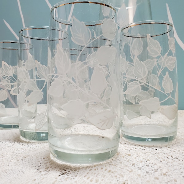 Vintage clear glass Pitcher and 6 Glasses, Mid Century Modern Party Set, Juice glasses glassware set barware drinkware