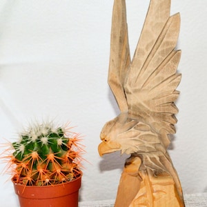 Eagle Statue Figurine Wood Carved, wild bird sculpture, American Eagle Scout Boy Gift for Him, Independence Day Patriotic Bookshelf Decor