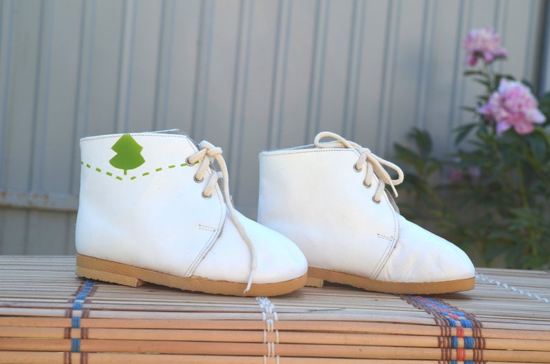 Vintage Baby boots,vintage baby shoes,baby booties,white baby boots,Baby Girl Shoes,toddler booties,Leather Baby boots,white toddler shoes