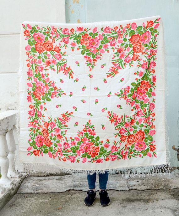 Vintage large cotton white floral shawl wrap pink… - image 10