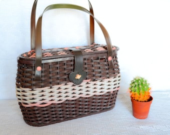 Vintage picnic fruit basket with handle, plastic wicker storage basket, shopping bag, brown handbag, woven market egg basket