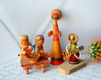 Wood dolls figures wooden Kokeshi set of 3 dolls Ethnic Folk Art Doll Wood dolls family nursery room decor baby shower gift