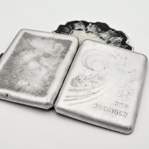 Estuche metálico vintage de los años 60 para cigarrillos, diseño de Paz al Espacio, tarjetero, billetera delgada con bolsillo frontal, regalo para papá.