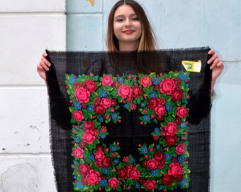 Black floral shawl, Vintage wool shawl, floral head scarf, Russian Scarf shawl, beautiful Shawl, Vintage women shawl
