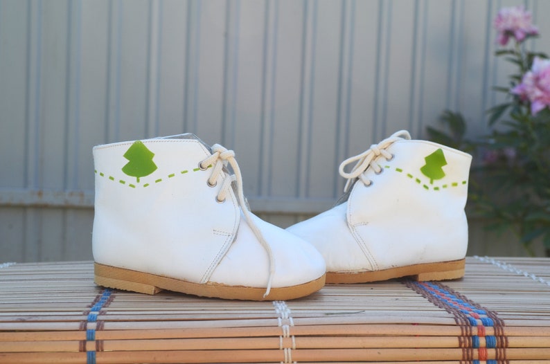 Vintage Baby boots,vintage baby shoes,baby booties,white baby boots,Baby Girl Shoes,toddler booties,Leather Baby boots,white toddler shoes