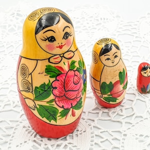 Vintage Matryoshka Nesting Doll, Hand Painted Floral Wooden Stacking Folk Art Doll