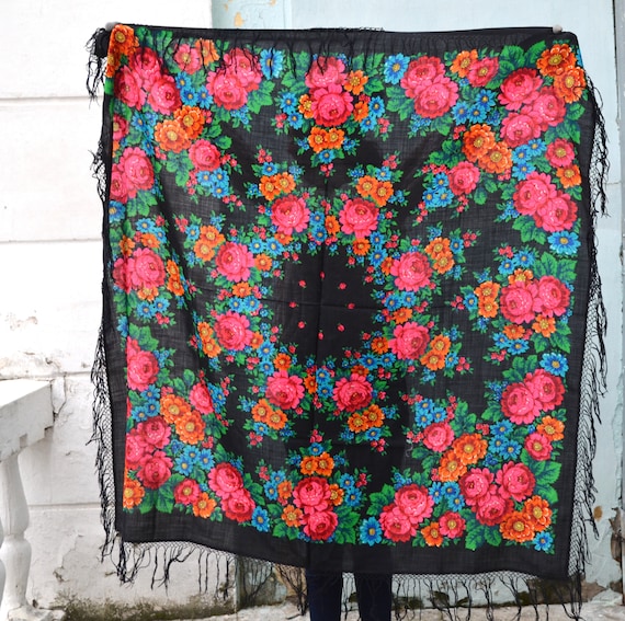 Vintage russian shawl Pavlovo Posad, Floral gypsy