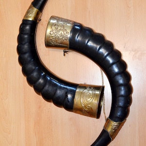Big Black Faux Horn 20&quot; Embossing Brass Rim, Medieval Viking Drinking Tankard Cup for Mead Beer Wine, Farmhouse Altars Gothic Wall Decor