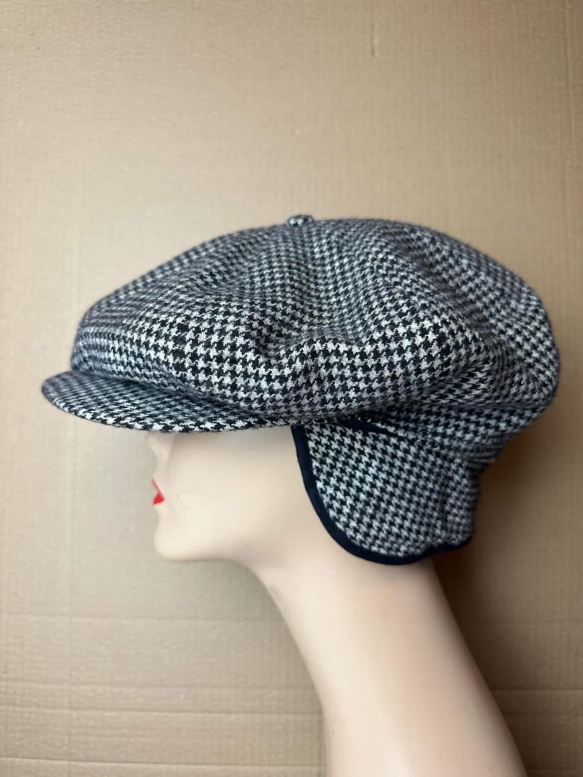 Original 40s 50s dogtooth tweed baker newsboy cap with snuggly trapper style ear flaps. Still with Minneapolis shop tag attached image 4
