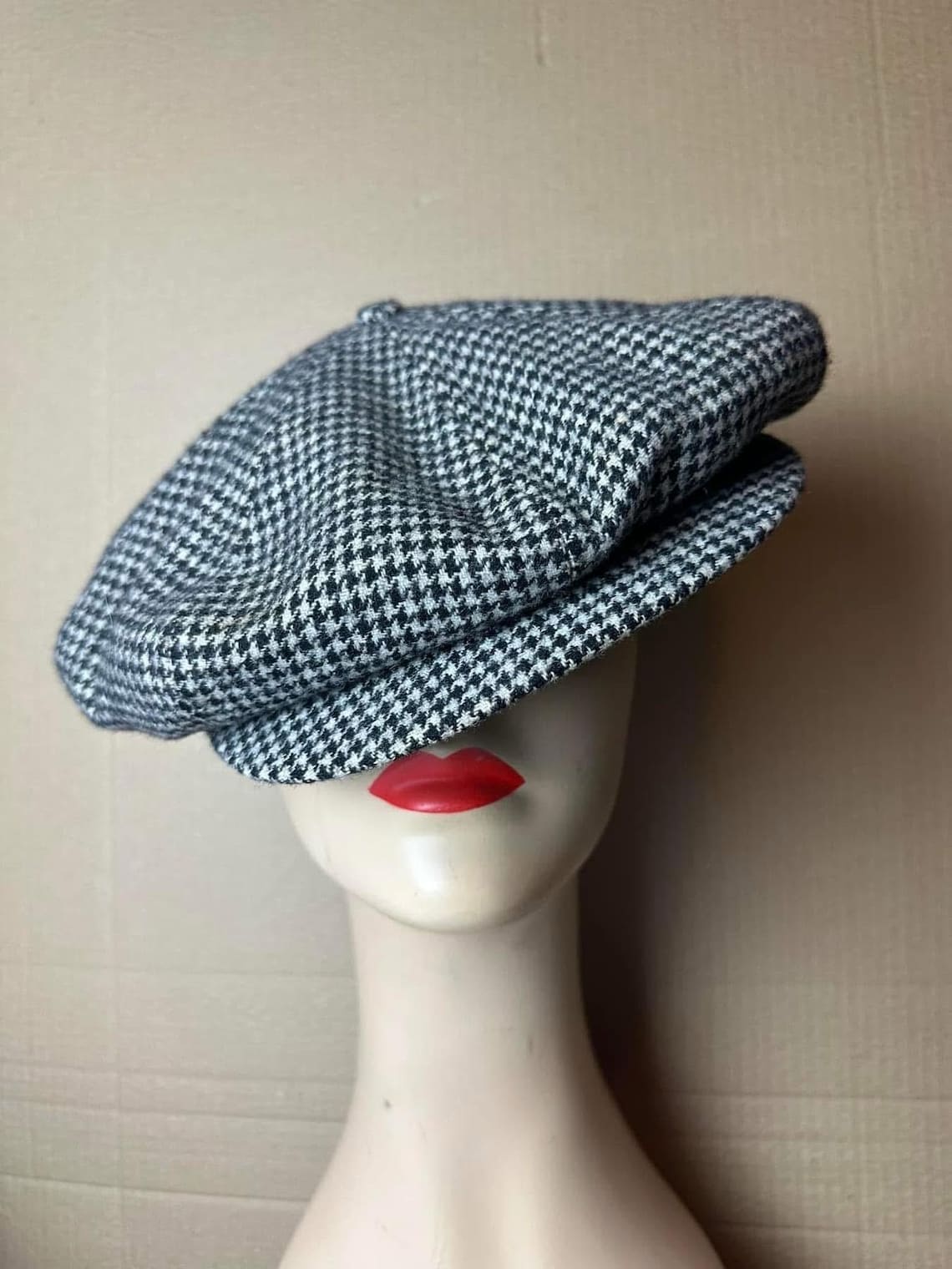 Original 40s 50s dogtooth tweed baker newsboy cap with snuggly trapper style ear flaps. Still with Minneapolis shop tag attached image 1