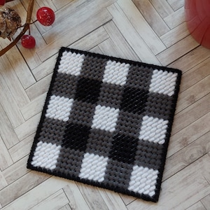 Coaster Plastic Canvas Pattern, Buffalo Plaid Coaster, Plaid Dining Room Decor, Needlepoint Coaster Pattern, Plastic Canvas Decor image 3