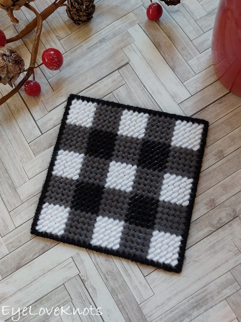 Coaster Plastic Canvas Pattern, Buffalo Plaid Coaster, Plaid Dining Room Decor, Needlepoint Coaster Pattern, Plastic Canvas Decor image 3