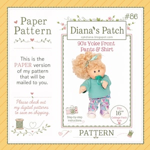 Op de afbeelding: Een papieren patroon voor een 90's broek en shirt met pas voor 16-inch Cabbage Patch Kids poppen. Het document bevat de tekst Diana's Patch, #86, en een foto van een blonde pop in een groenblauw shirt en een broek met een patroon.