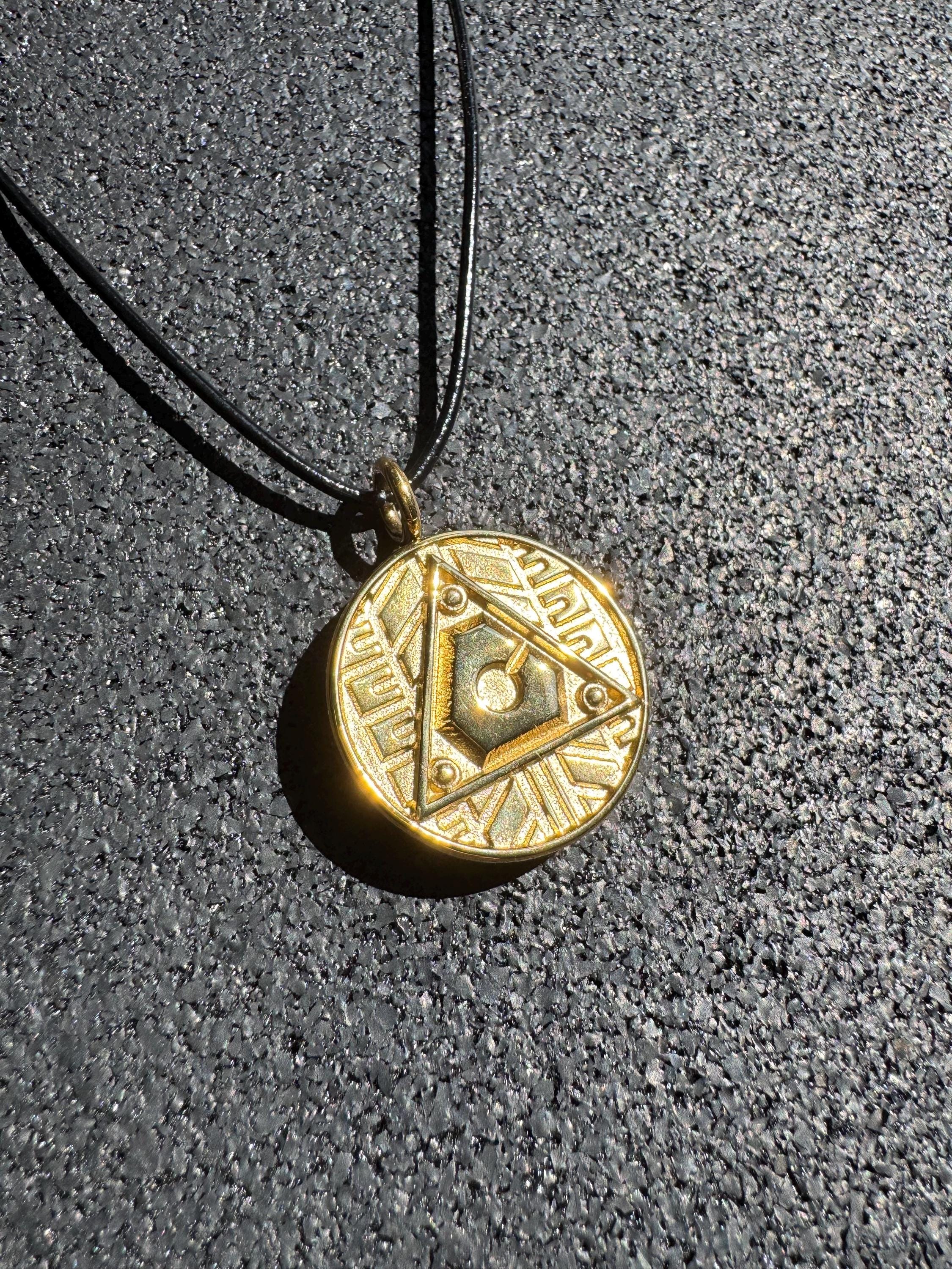METAL Zeo and Turbo Double-sided Coin Necklace Gift Tommy's