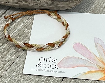 Pulsera trenzada impermeable marrón y crema, pulsera bohemia, pulsera playera, pulsera personalizable, pulsera de la amistad