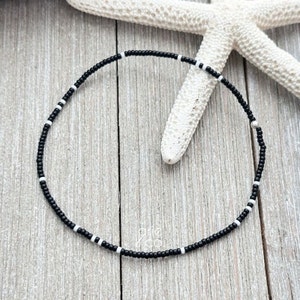 Black and White Dainty Beaded Anklet Bracelet, Stretchy Ankle Bracelet, Bohemian Anklet, Beachy Anklet