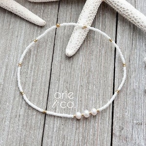 Dainty White Pearls and Crystals Anklet Bracelet, Minimalist and Dainty Anklet Bracelet, Stretch Anklet Bracelet, Elastic Ankle Bracelet