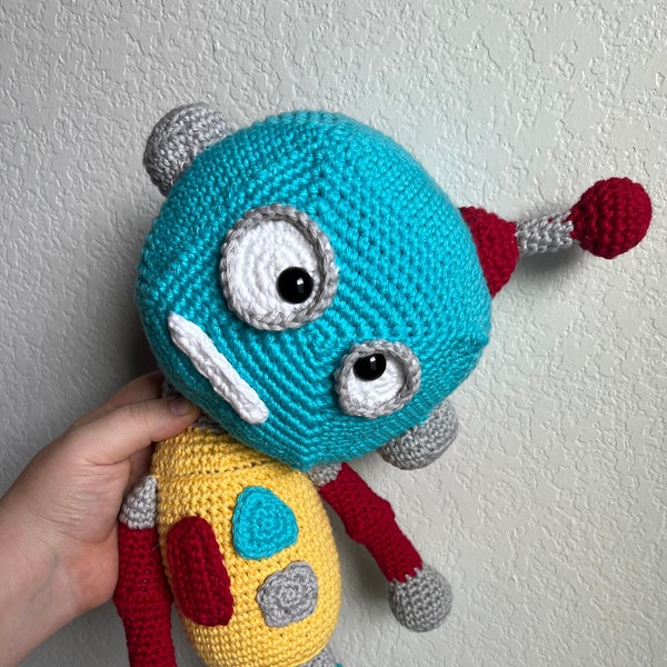 Peluche robot au crochet ! Jouet robot