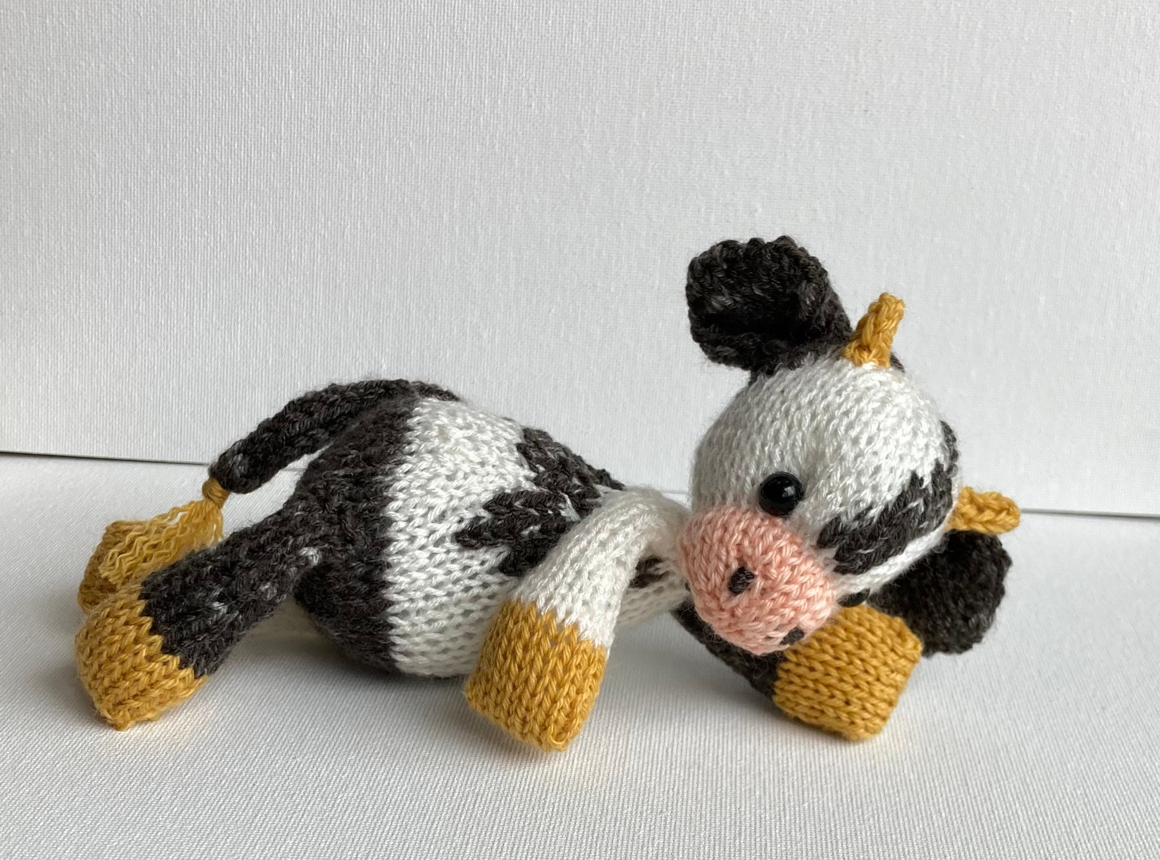 KNIT PATTERN- Little Knit Cow Pattern-knit in the Round - Etsy