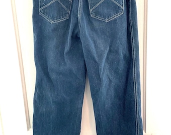 Jeans vintage Long Time Friend de Wrangler, estilo y ajuste retro.