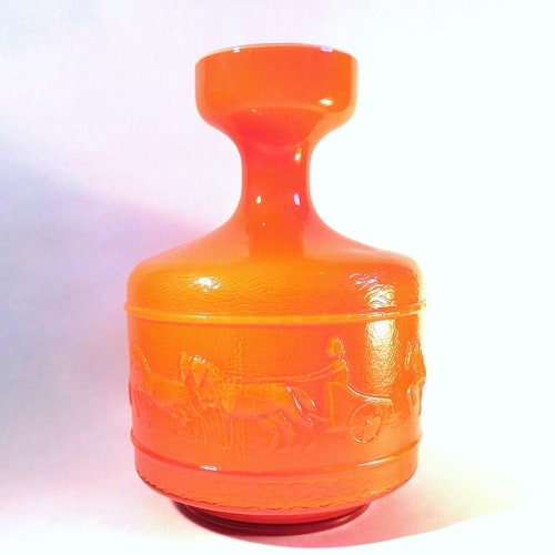 Shops 1960s Italian Orange Opaline Glass Vase - Empoli region - Horses and Chariots Decor