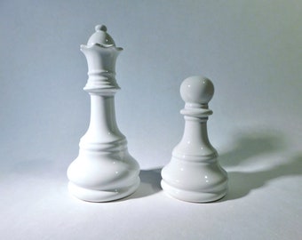 1980s Set of Ceramic Chess Pieces - Queen and Pawn