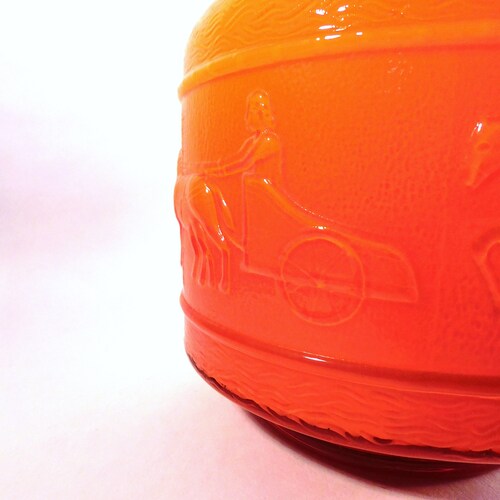 Shops 1960s Italian Orange Opaline Glass Vase - Empoli region - Horses and Chariots Decor