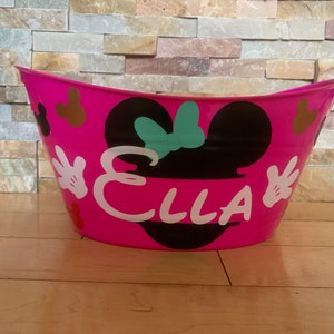 Personalized Easter tub,graduation tub, personalized tub, personalized party favor, personalized kids basket, custom party tubs, gift holder