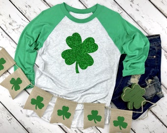 St Patrick's Day Shamrock Raglan Shirt: Glitter Clover Tee