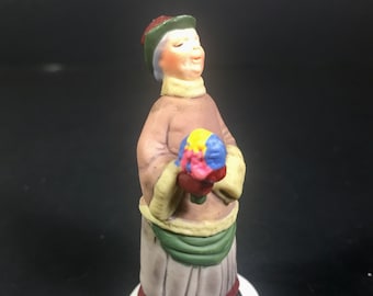 Dickens Village Dept 56 Woman with Bouquet of Flowers Christmas Figures Putz Figures A Christmas Carol Excellent Vintage Condition