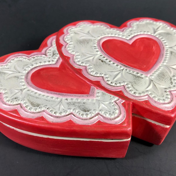 Valentine Heart Covered Dish Dresser Box Curio Engagement Presentation Candy Dish Hand Made Painted Collectible Sweet 1970 Vintage Condition