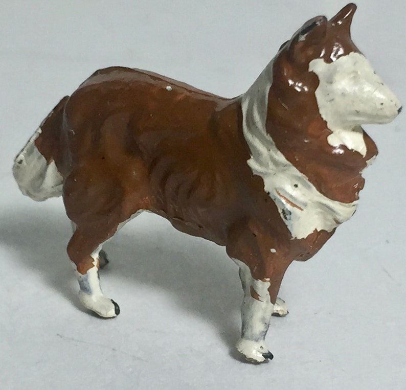 Britains Sheep Dog Brown White # 513 Lead Putz Animals LTD England Collectible Miniature Vintage