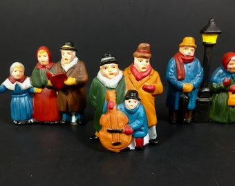 Dept 56 Carolers Heritage Village Collection Set of 3  Excellent Vintage Condition