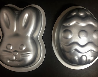 Bunny Easter Egg Cake Pan/Mold Individual Size Excellent Vintage Condition