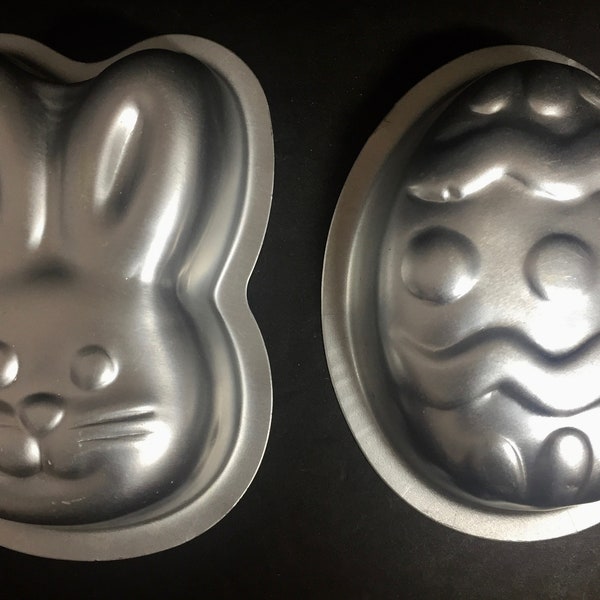 Bunny Easter Egg Cake Pan/Mold Individual Size Excellent Vintage Condition