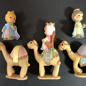 Precious Moments Hawthorne Village Miniature Nativity Figures Make a Selection