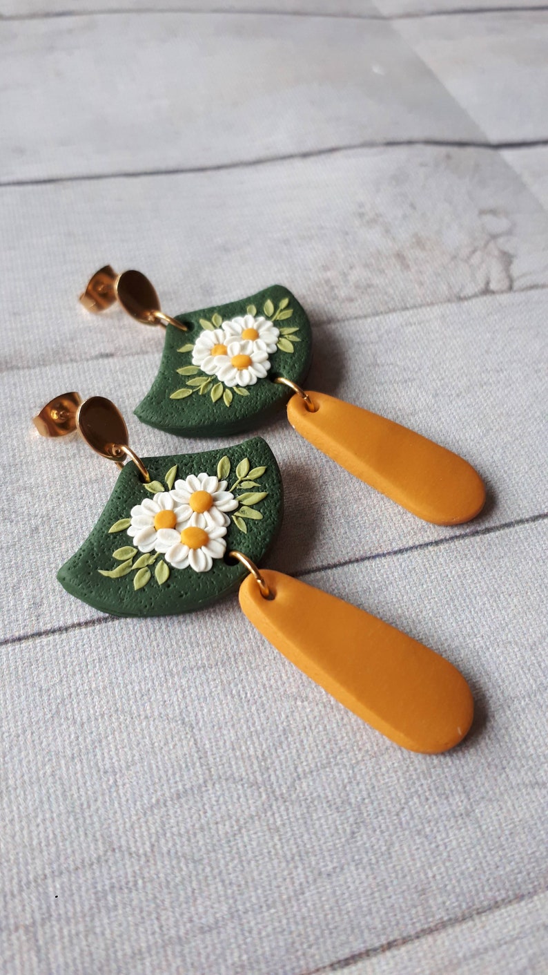 Vibrant Daisy earrings, Daisy flower polymer Clay dangle earrings, Moss green and yellow romantic floral earrings with daisies image 9